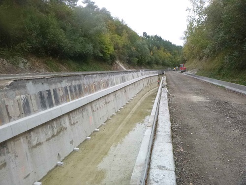 Travaux réalisés en 2018 sur la tranchée bétonnée du canal d'amenée Seine (remplacement des butons par des tirants d'ancrage)