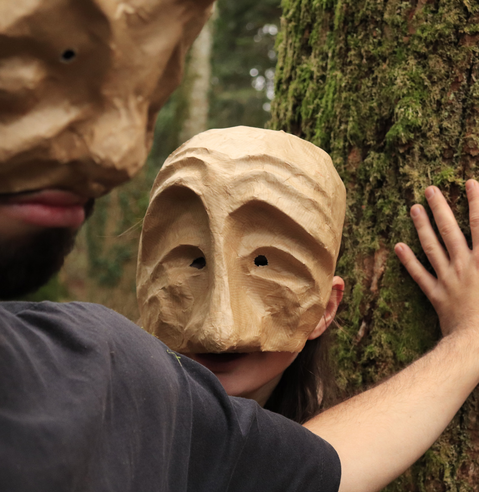 Image 1 : Travail de recherche de la Compagnie Dévers en Geste autour de la figure de l'arbre