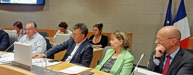 De gauche à droite : Jean-Pierre Caillot, président de l'ORT&L ; Franck Leroy, président de la région Grand Est ; Josiane Chevalier, préfète de la région Grand Est et préfète du Bas-Rhin ; Hervé Vanlaer, directeur régional de l'environnement, de l'aménagement et du logement de la région Grand Est.