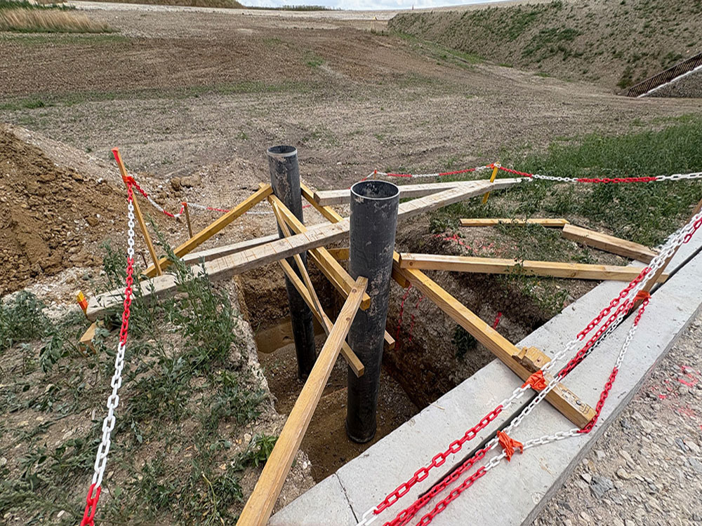 Massif de fondation pour panneau directionnel du giratoire